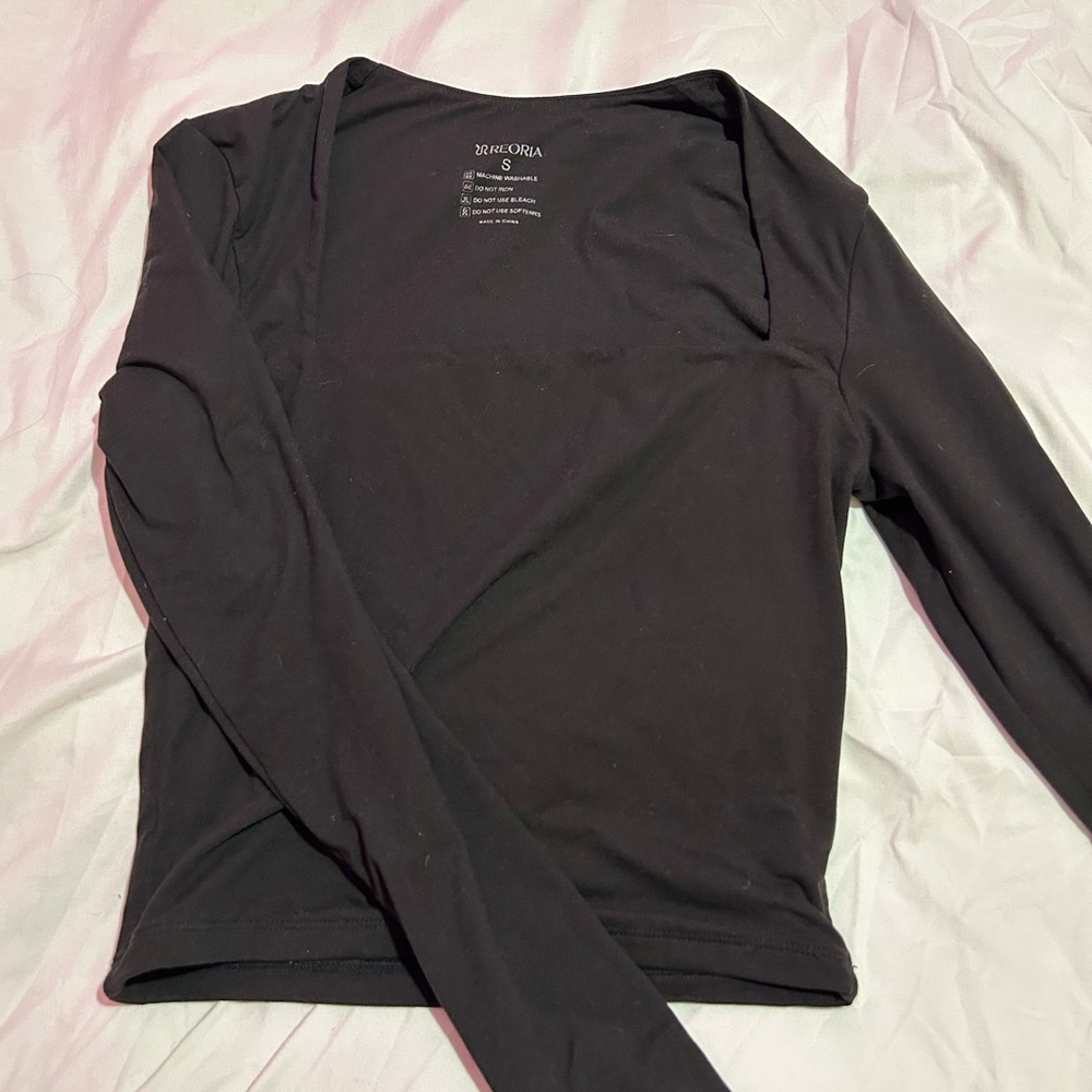 ReoRia Black Long Sleeve Top